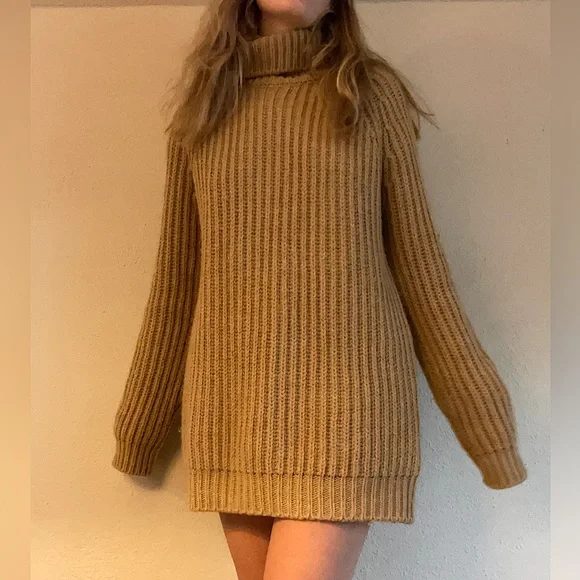 brown oversized sweater dress Almada Sweater Dress – SEROYA main image 0